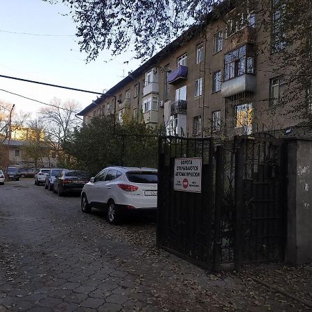 Aura On Erkindik Boulevard Bisjkek Buitenkant foto